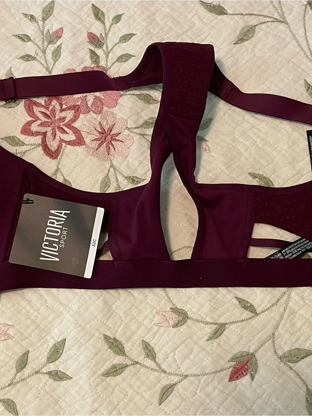 NWT Incredible by Victoria’s Secret Front-Close Sports Bra Plum/Maroon 32C